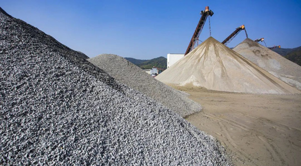 投資一家制砂廠能賺錢嗎？什么樣的制砂機(jī)生產(chǎn)效率高？